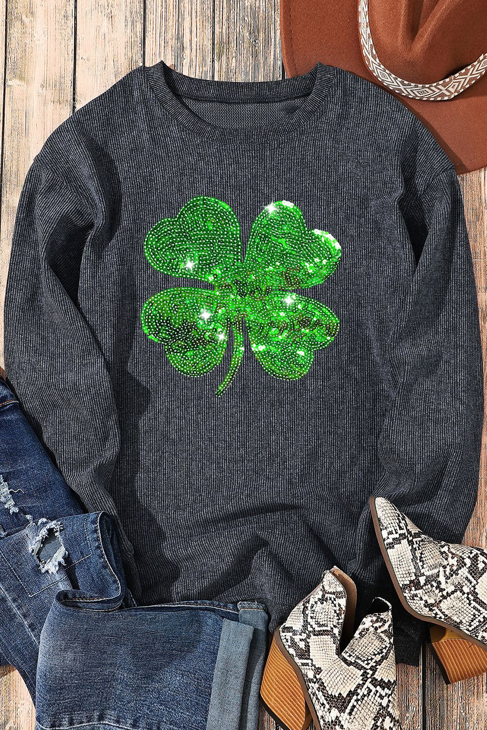 Gray sweatshirt with sequin clover