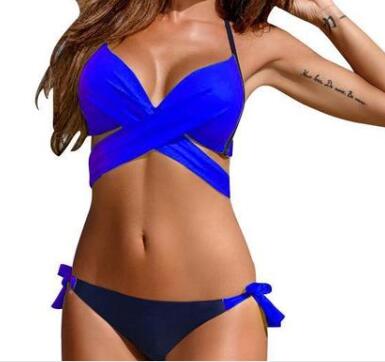 Fashionable steel-supported bikini with cross-straps