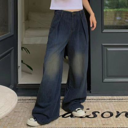 High-waist, wide-leg retro jeans