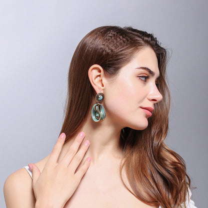 Women's Fashionable Retro Elegant Oil-coated Earrings