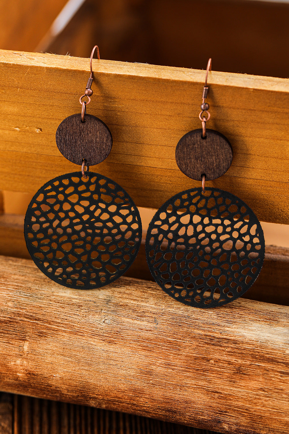 Wooden round drop earrings, beige.