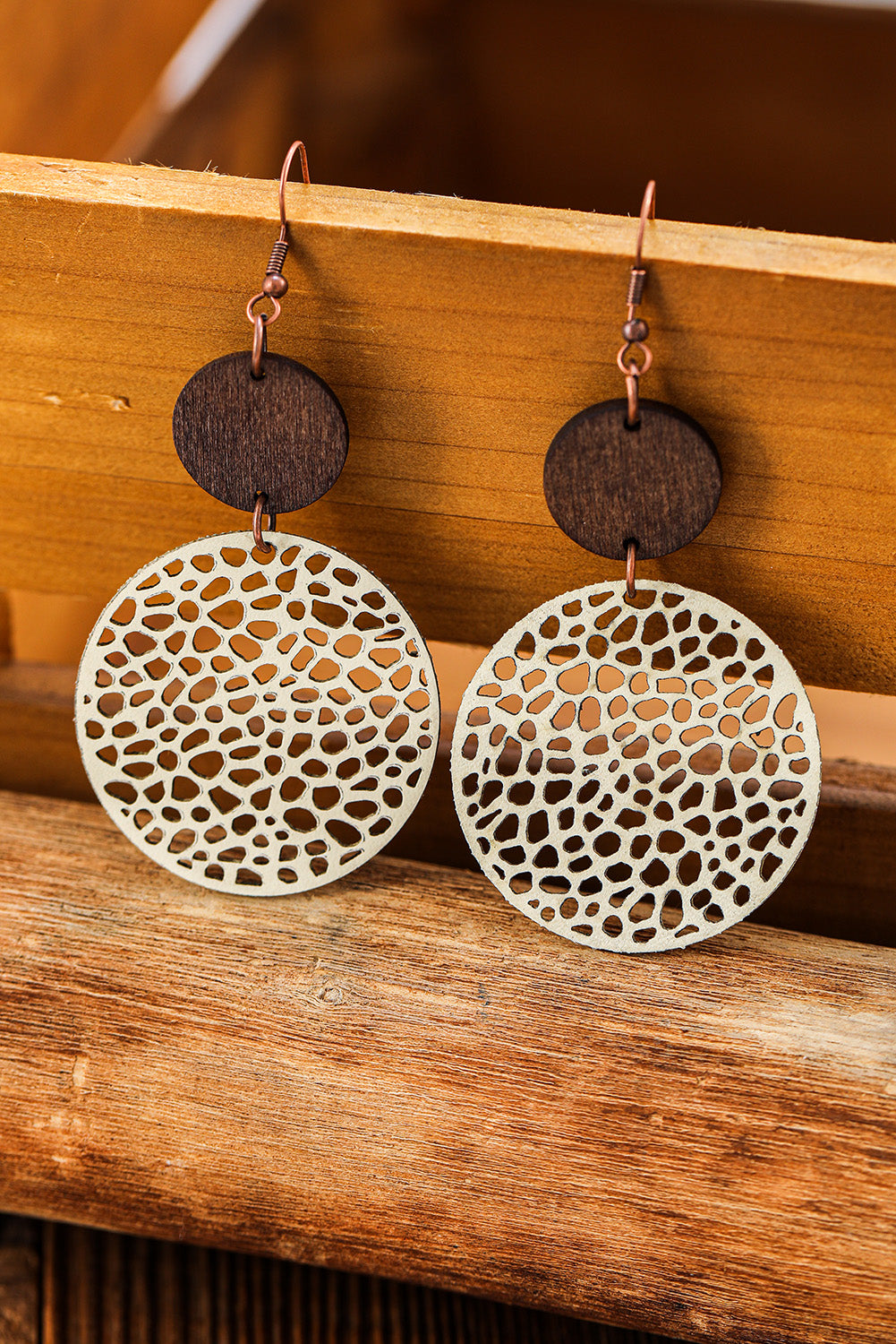 Wooden round drop earrings, beige.