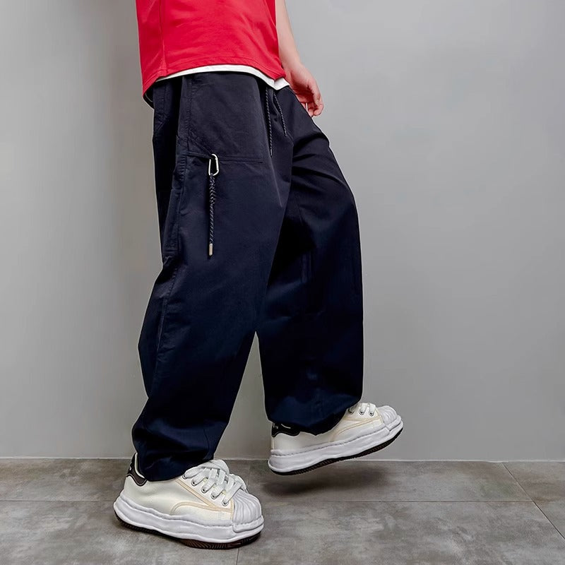 Niche loose straight-leg pants.