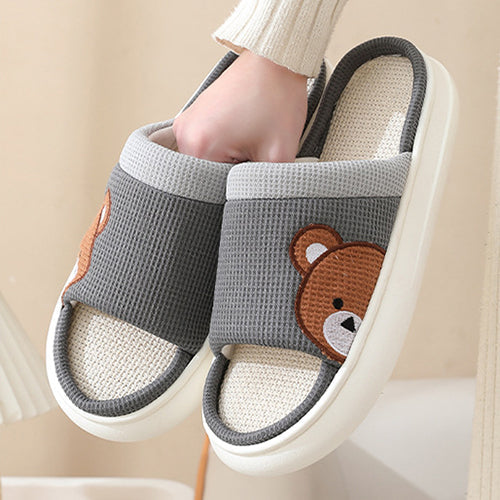 Adorabili pantofole a forma di orso: comode e chic