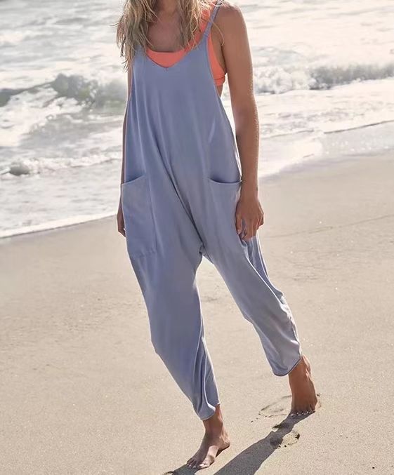 Summer loose jumpsuit with pockets.