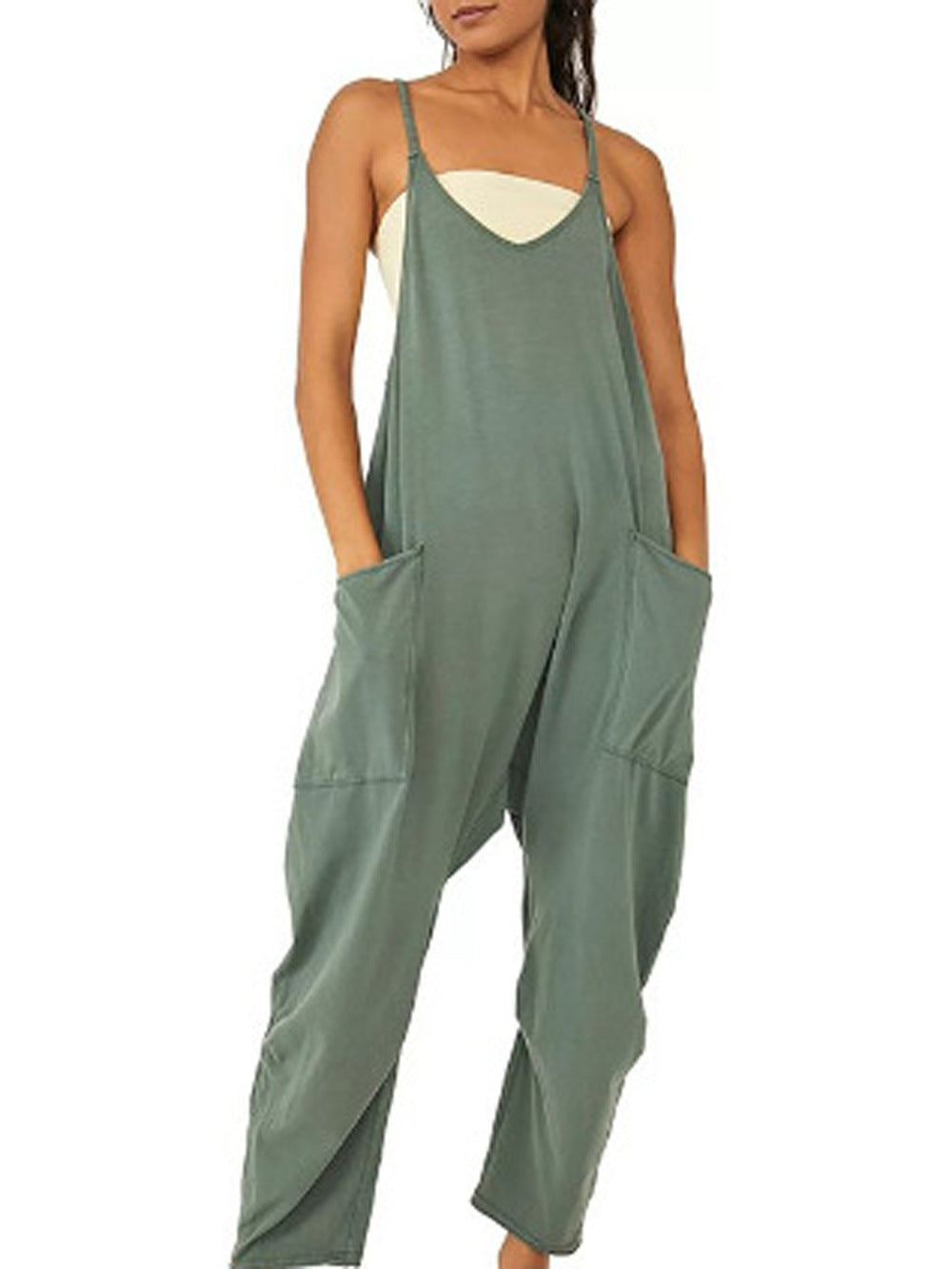 Summer loose jumpsuit with pockets.