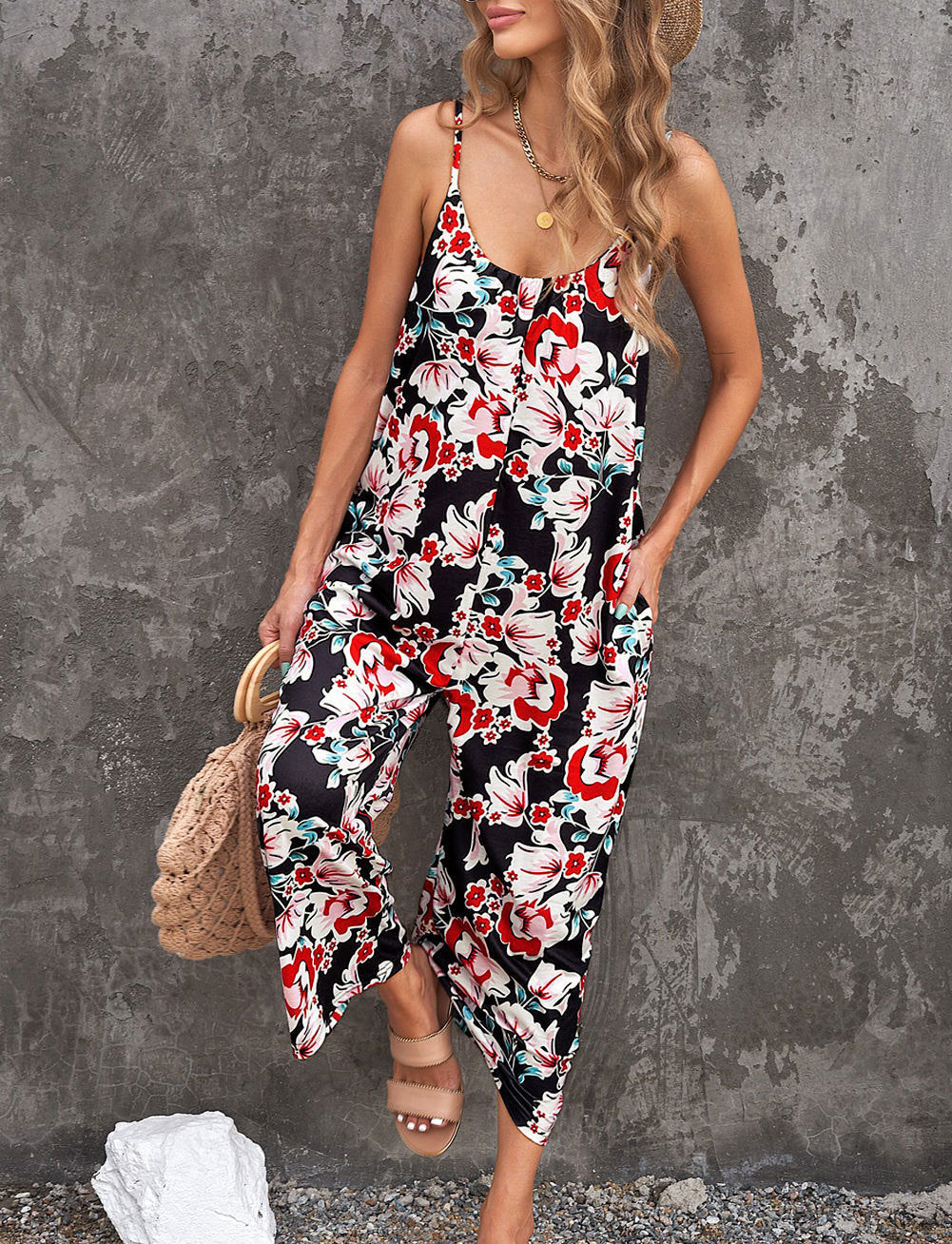 Floral print suspender jumpsuit, pocketed.