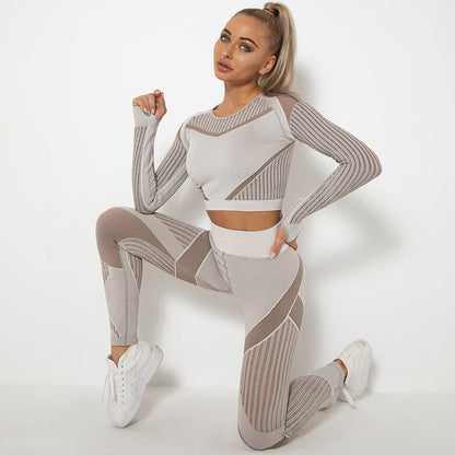 Absorbent long-sleeved yoga suit