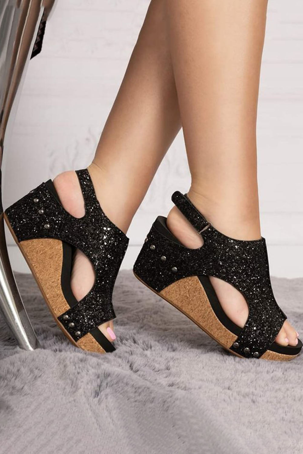 Wedge sandals with buckle detail