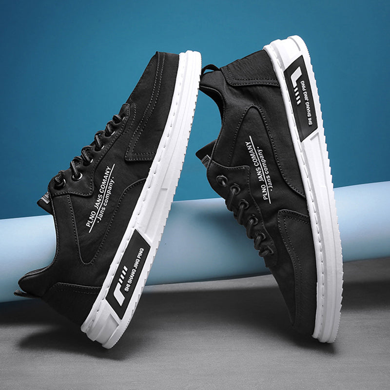 Platform canvas sports sneakers with letter print.